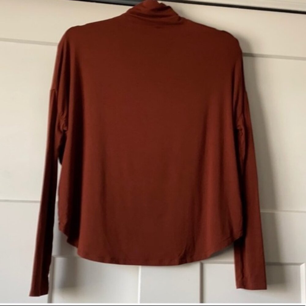 Aritzia Babaton Turtleneck Long Sleeve - Picture 3 of 5